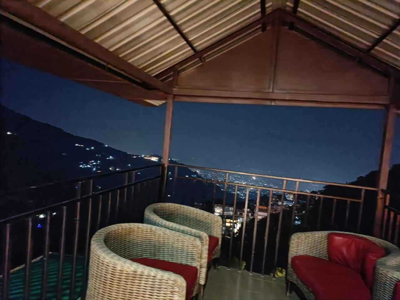 King Castle Mcleodganj-Centrally Heated And Air Cooled- Near Mall Road - Free Parking Dharamshala Exterior photo