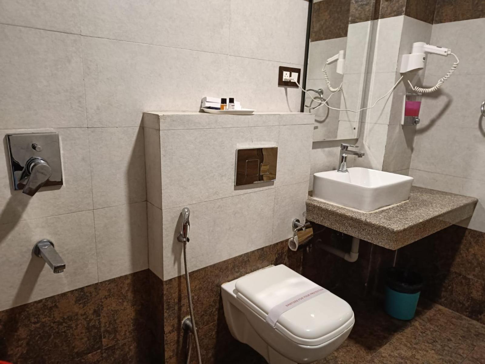 King Castle Mcleodganj-Centrally Heated And Air Cooled- Near Mall Road - Free Parking Dharamshala Exterior photo